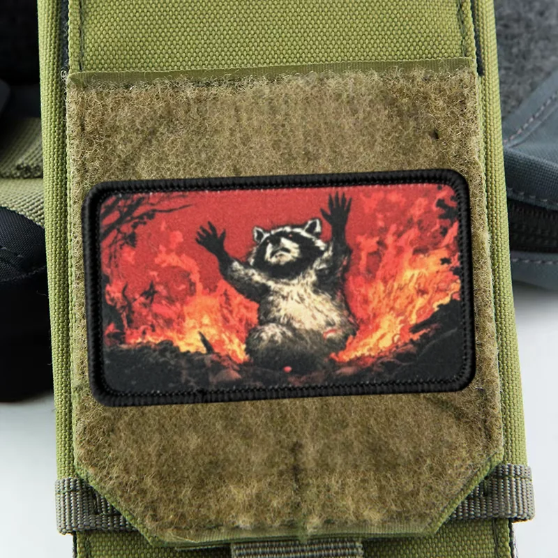 Parche táctico mapache Hellfire con velcro gancho y bucle brazalete - imagen 5