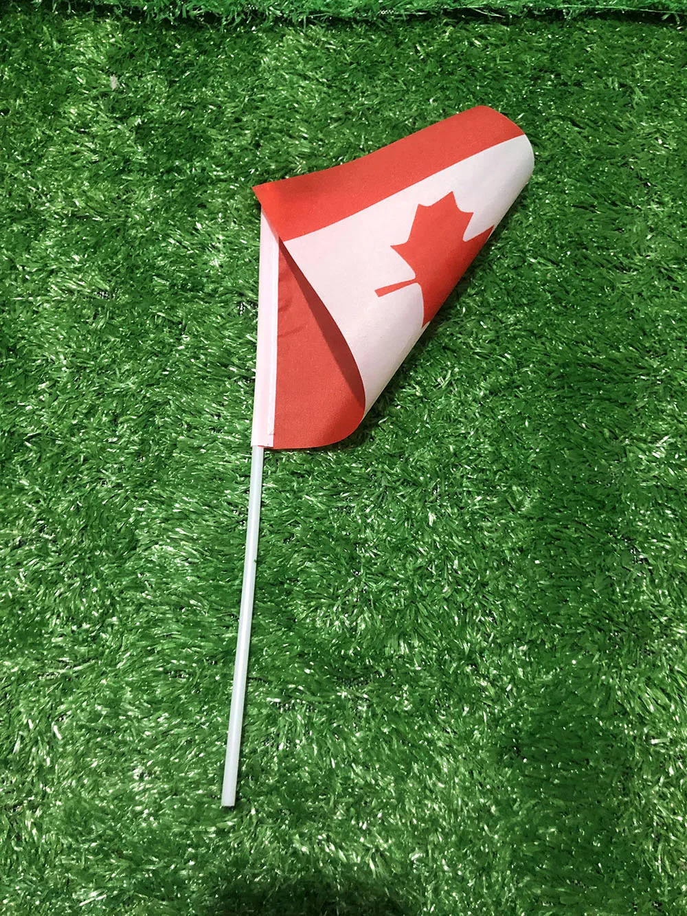 Bandera de Canadá de mano en poliéster doble cara con asta - imagen 2