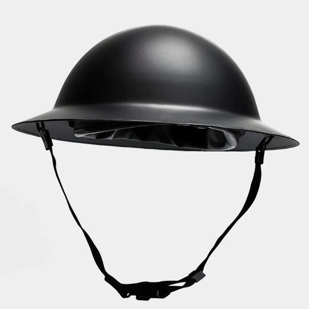 Interior con forro de cuero y ajuste para cabeza 56–60 cm