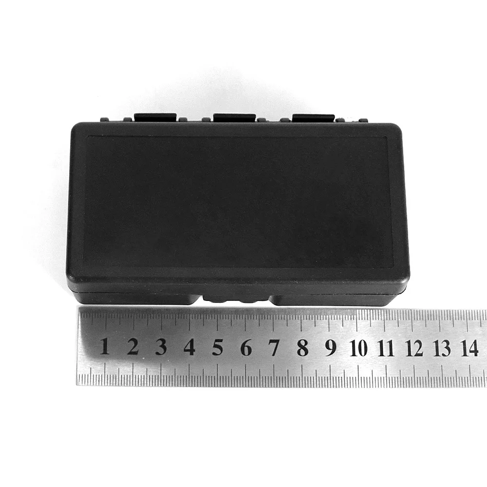 Interior del estuche con capacidad para 50 balas 9 mm