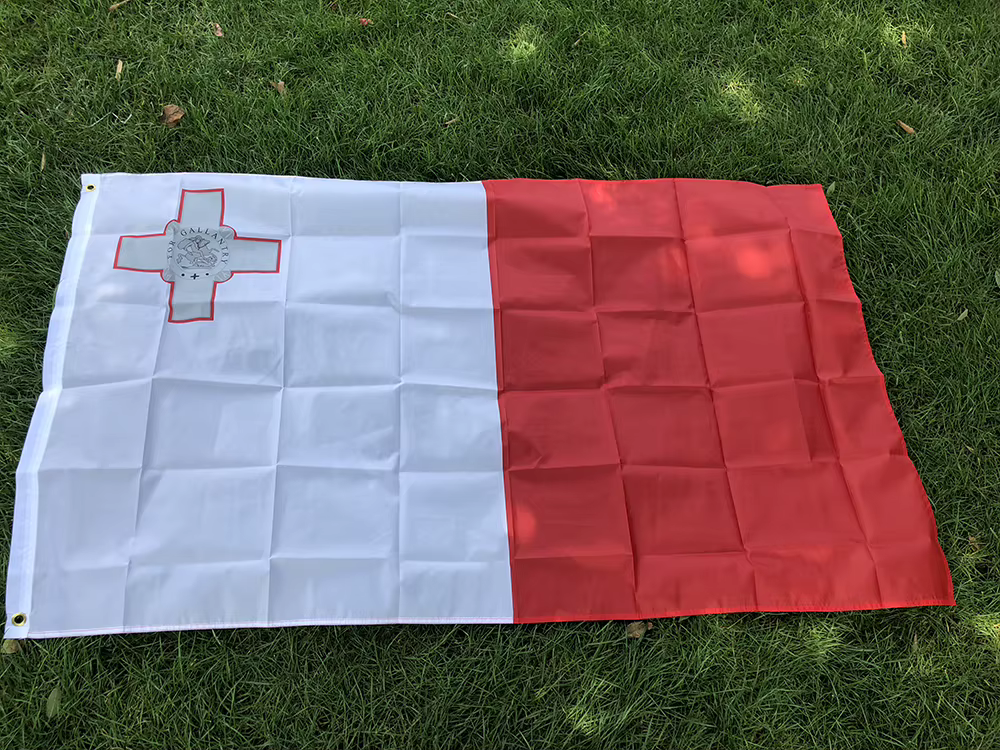 Bandera de Malta 90x150 cm en poliéster resistente para interior y exterior - imagen 3