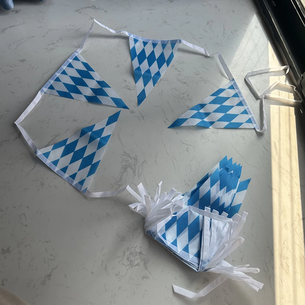 Banderín Oktoberfest de cuadros bávaros con texto Bienvenido - imagen 3