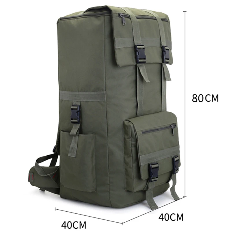 Mochila táctica 110L en uso