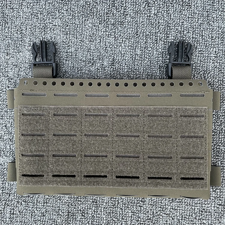 Placa Multicam con estética táctica