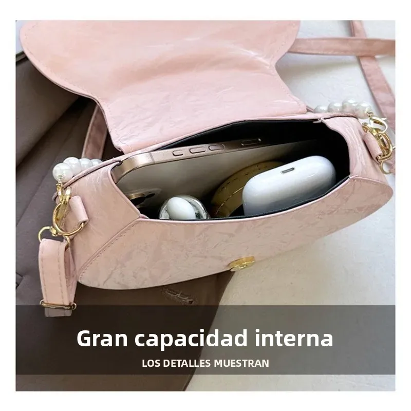 Bolso bandolera tipo concha con perlas, tendencia otoño 2026 - imagen 4