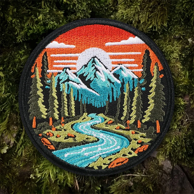 Parche termoadhesivo bordado montañas y ríos para gorra