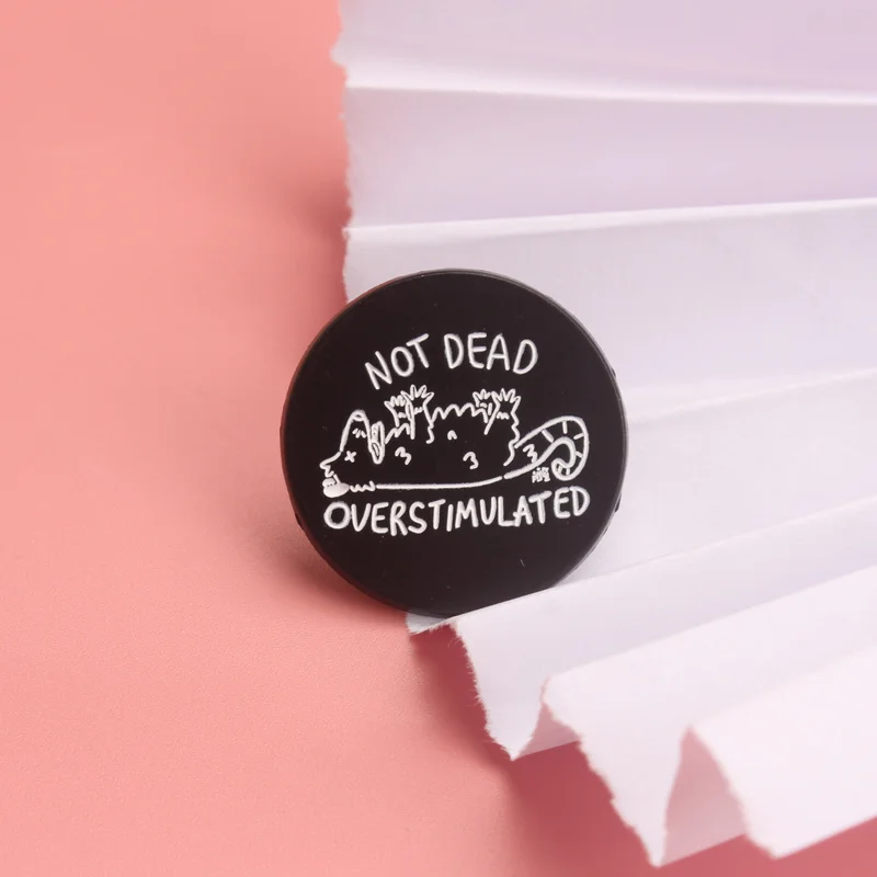 Pin esmaltado salud mental vintage – Broche humorístico para solapa - imagen 4