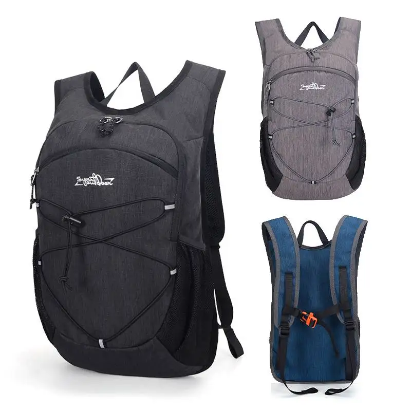 Mochila táctica ligera con múltiples bolsillos y tira reflectante
