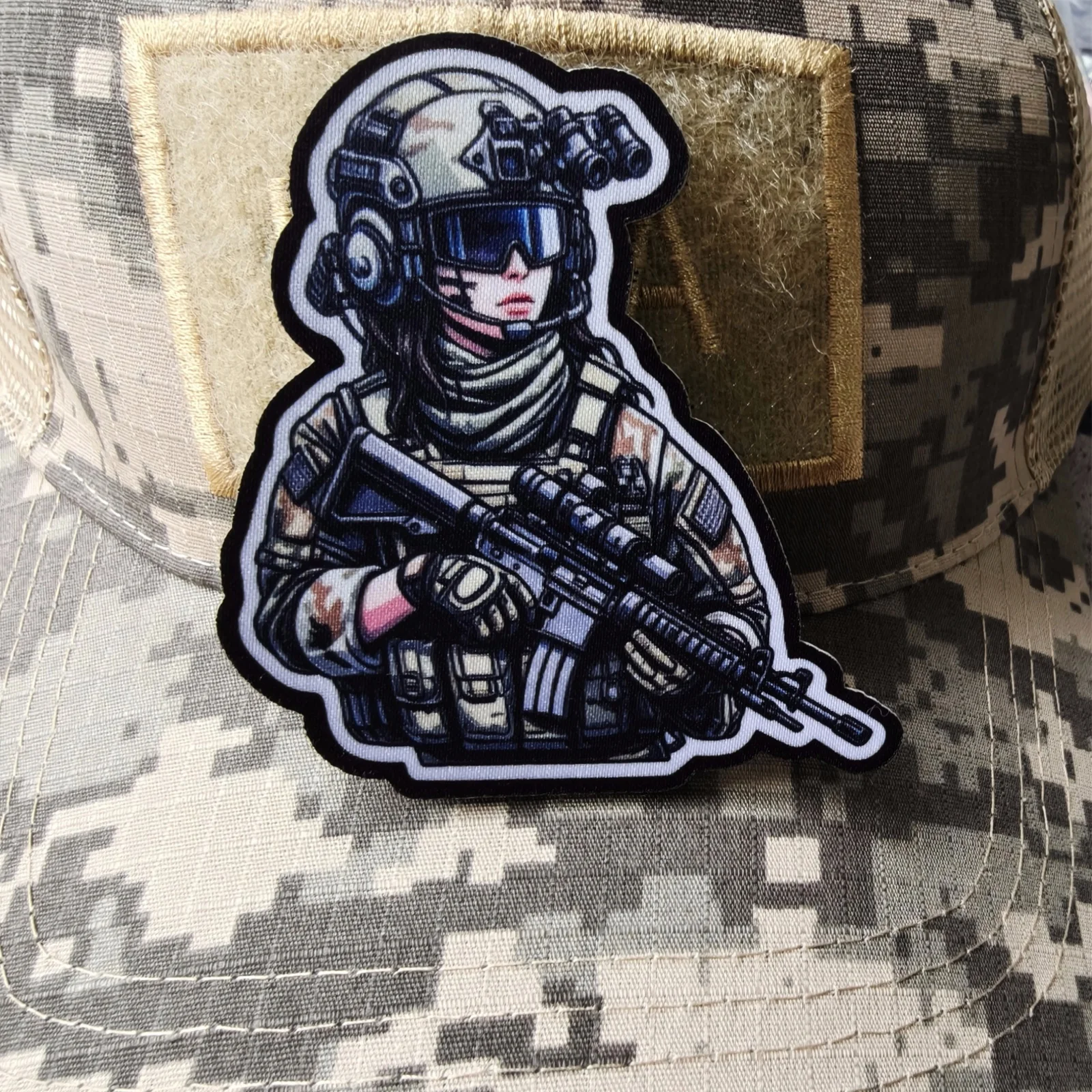 Parche táctico de soldado anime con velcro para mochila y chaleco - imagen 3