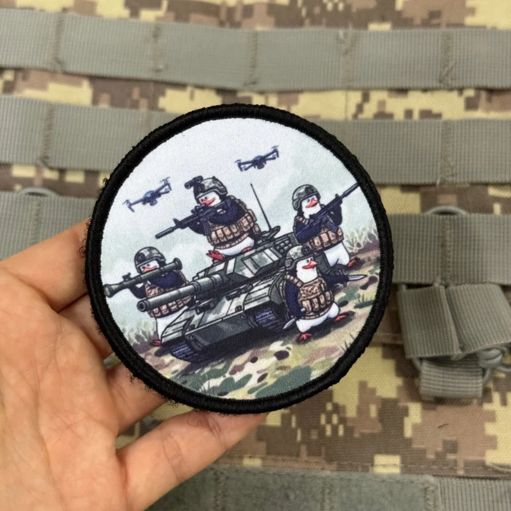 Parche táctico militar pingüino soldado con velcro para chaqueta - imagen 2