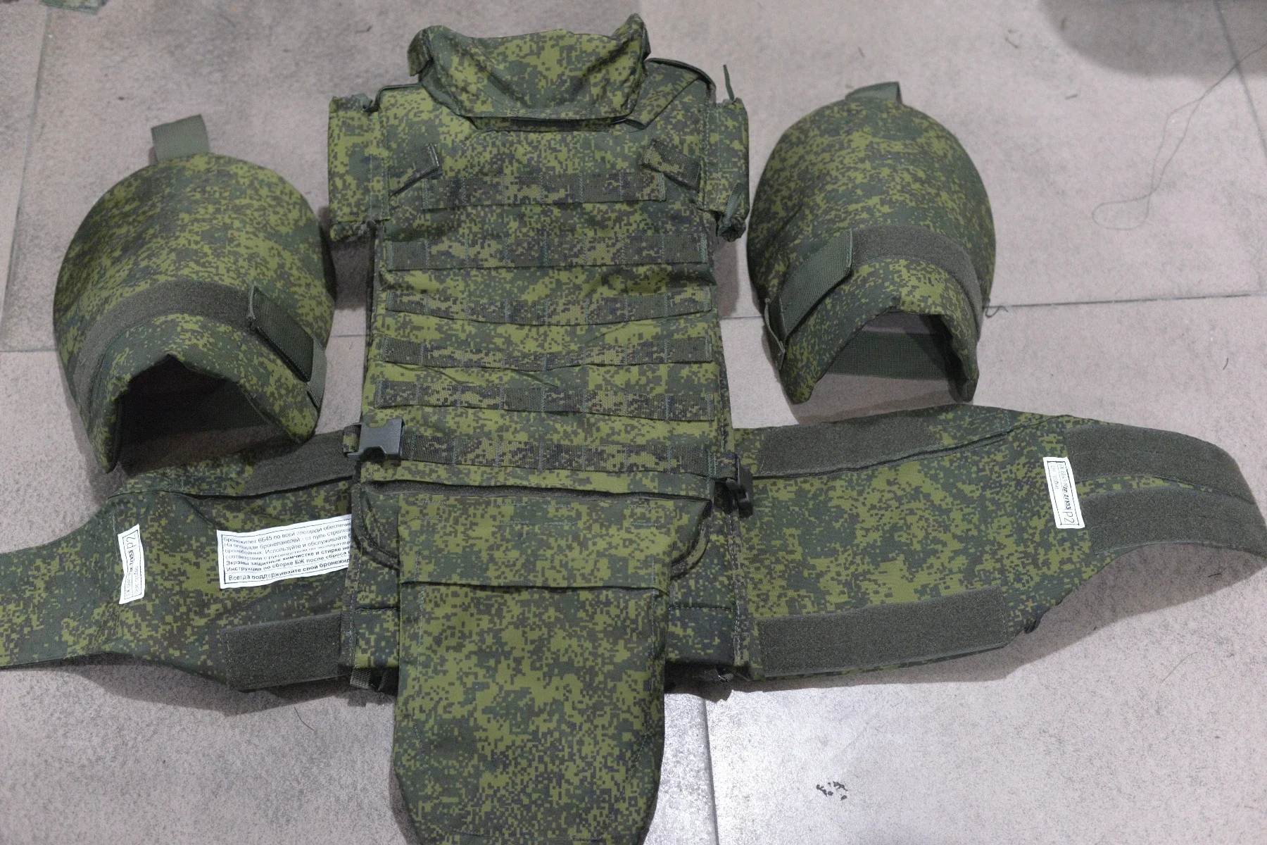 Camiseta táctica camuflaje EMR para caza y paintball - imagen 4