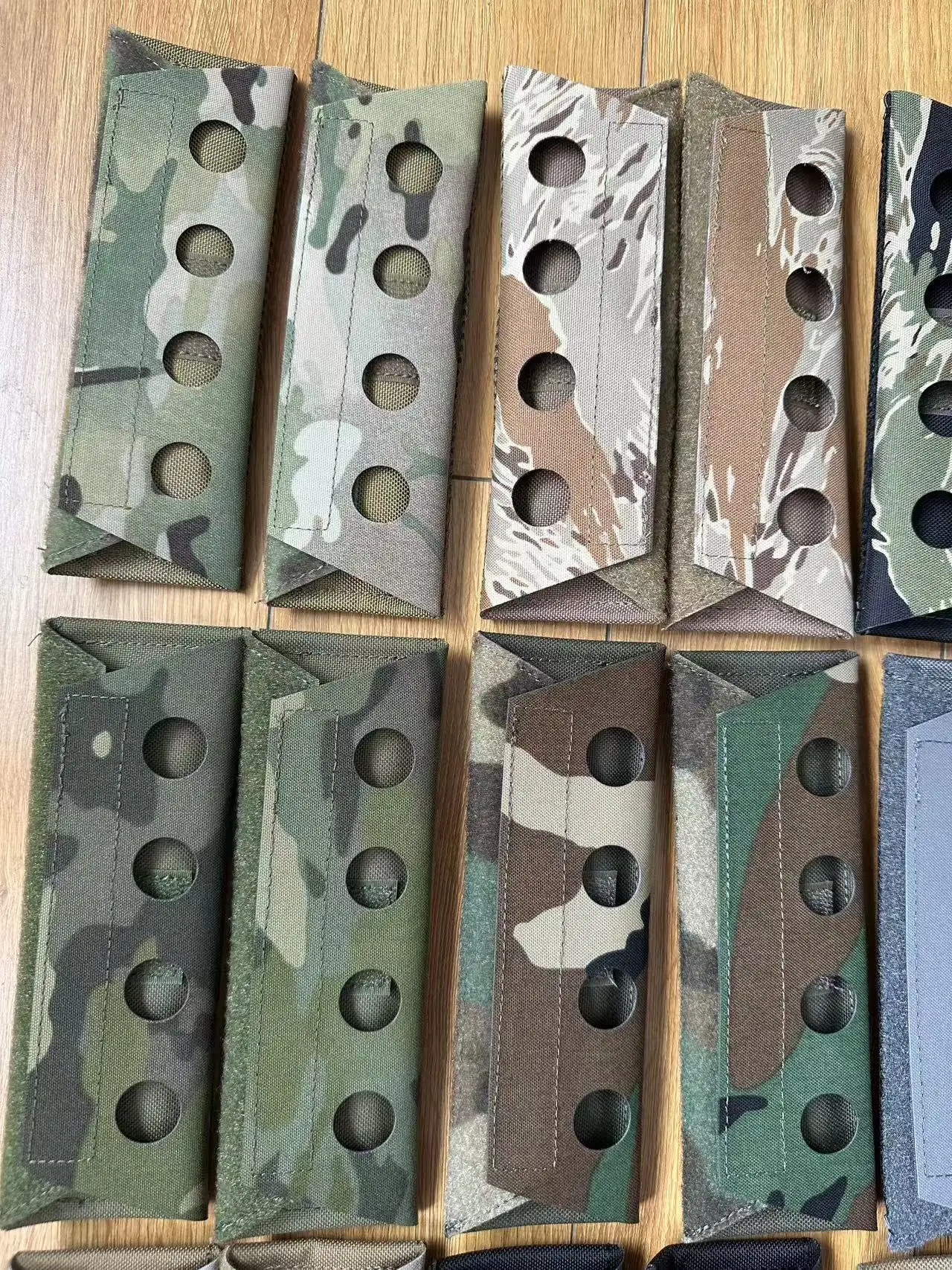 Chaleco táctico exterior con almohadillas hombro perforadas redondas - imagen 4