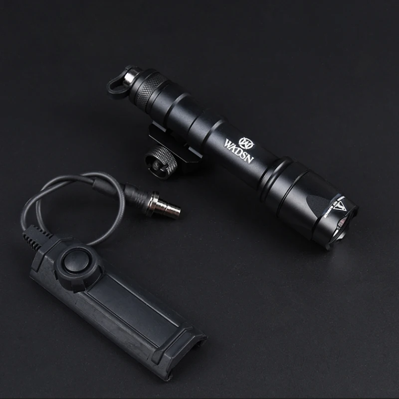 Linterna táctica SureFire M600C M300A Scout Light con mando dual