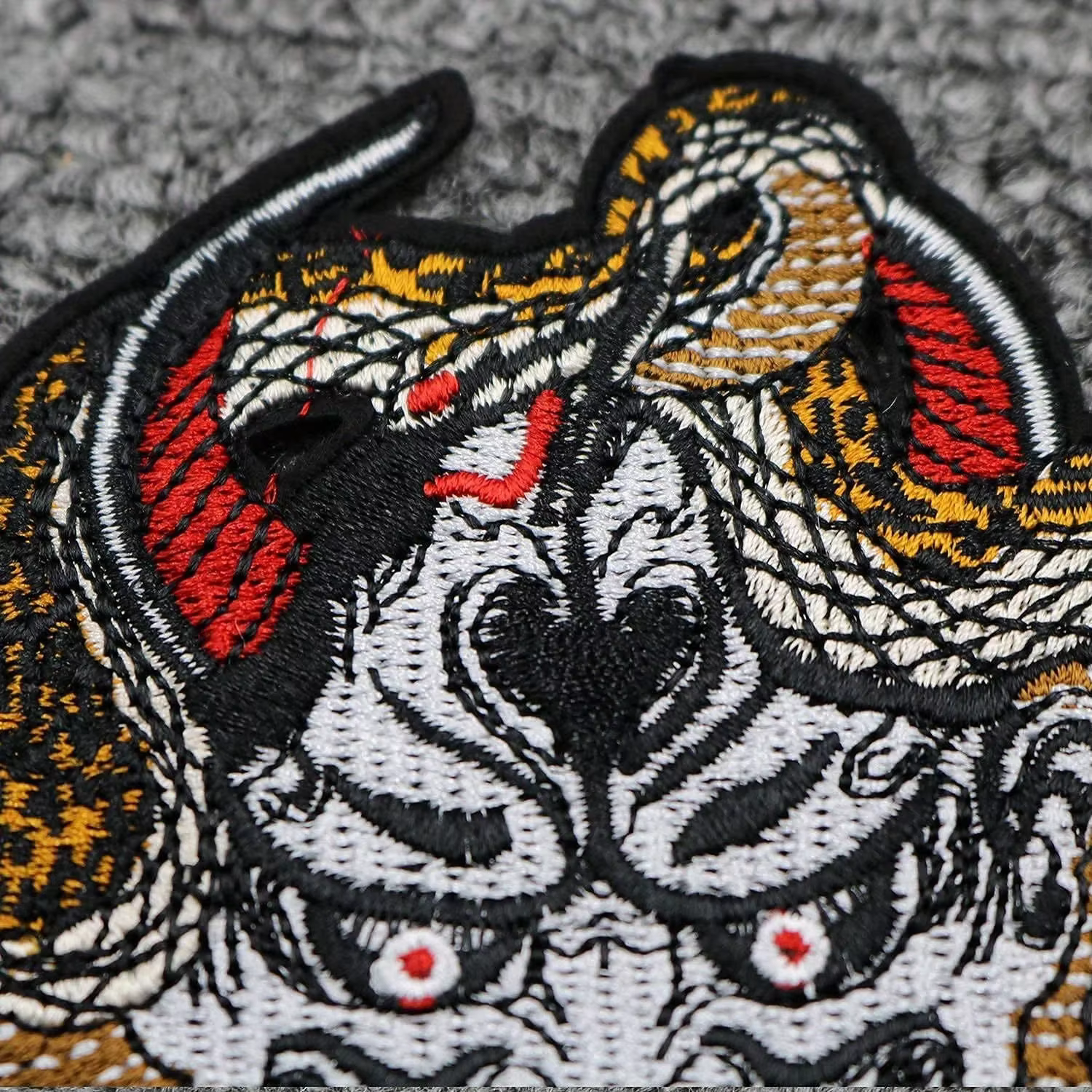 Parche bordado Hannya Oni termoadhesivo militar para mochilas y ropa - imagen 3
