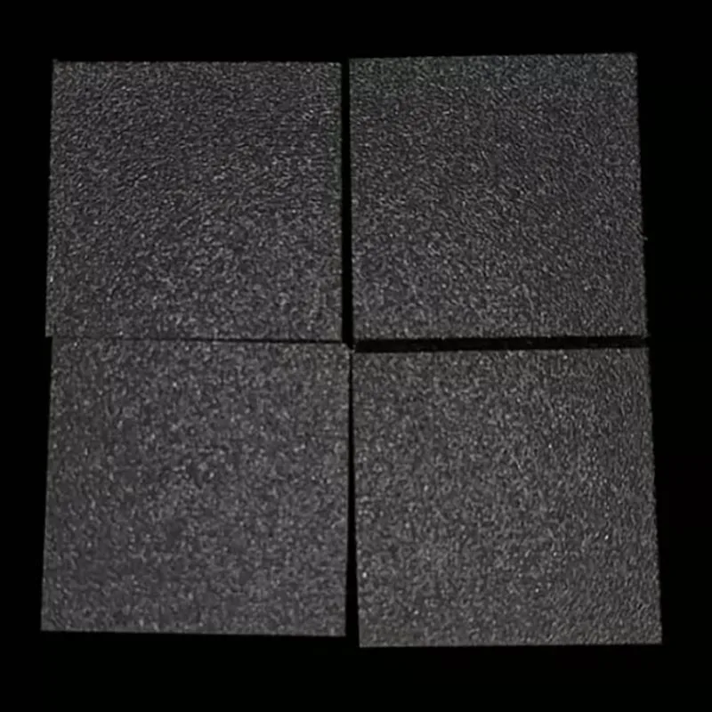 Efecto reflectante del parche IR táctico en la oscuridad