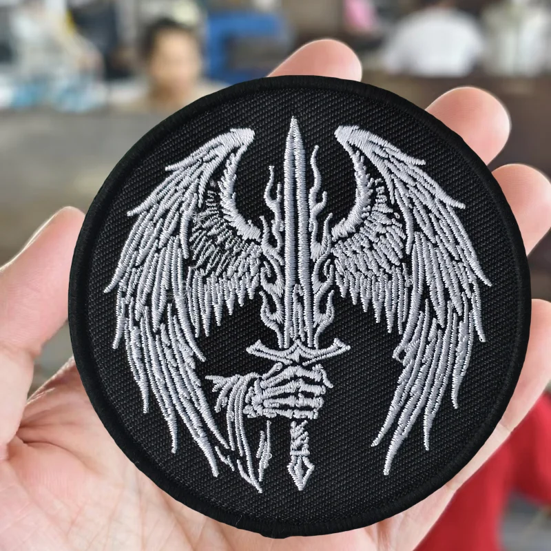 Parche táctico bordado espada de ángel con velcro para ropa - imagen 4