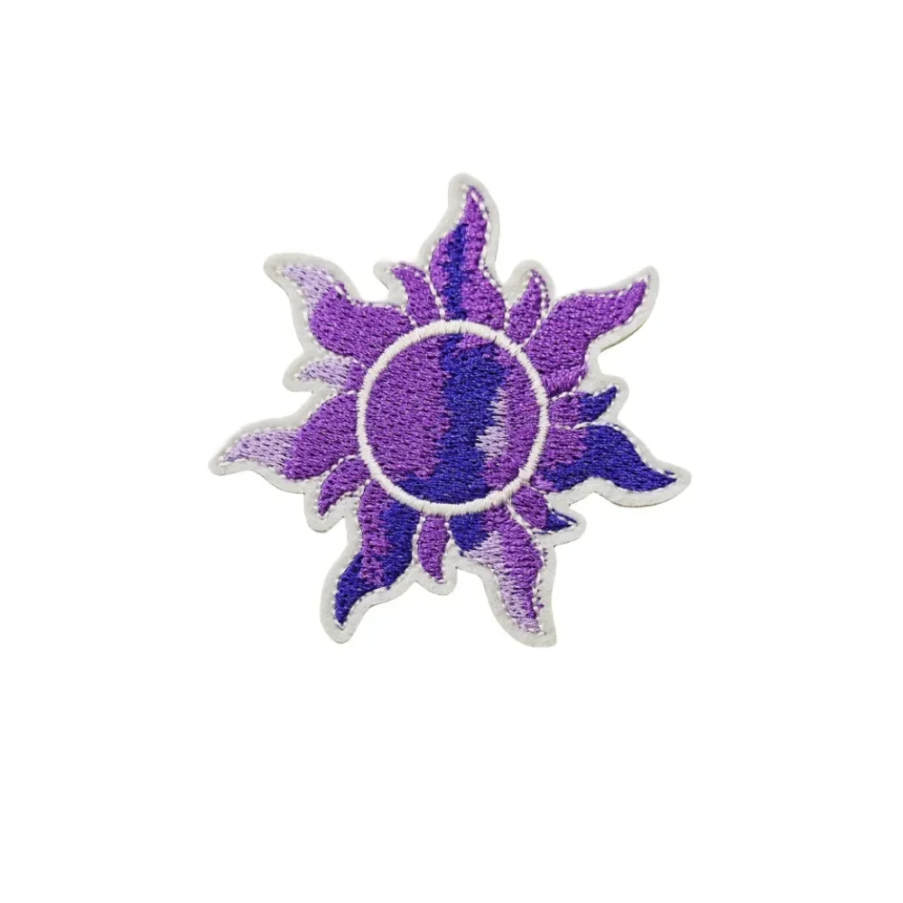 Parche termoadhesivo bordado violeta con apliques de tela - imagen 4