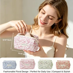 Mini bolso cosmético exterior floral clásico multicolor de mano