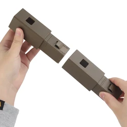 Expositor modular para equipamiento tactico con altura ajustable
