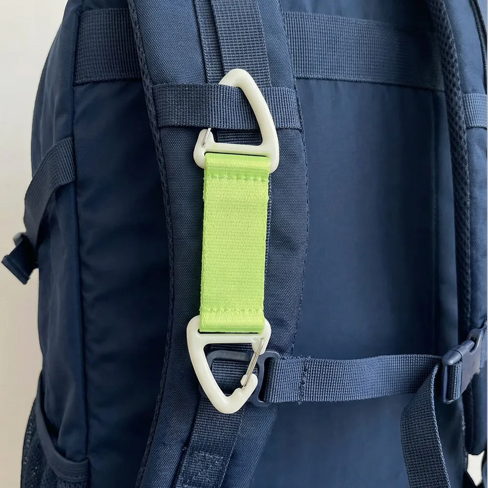 Llavero táctico EDC luminoso con hebilla triangular POM