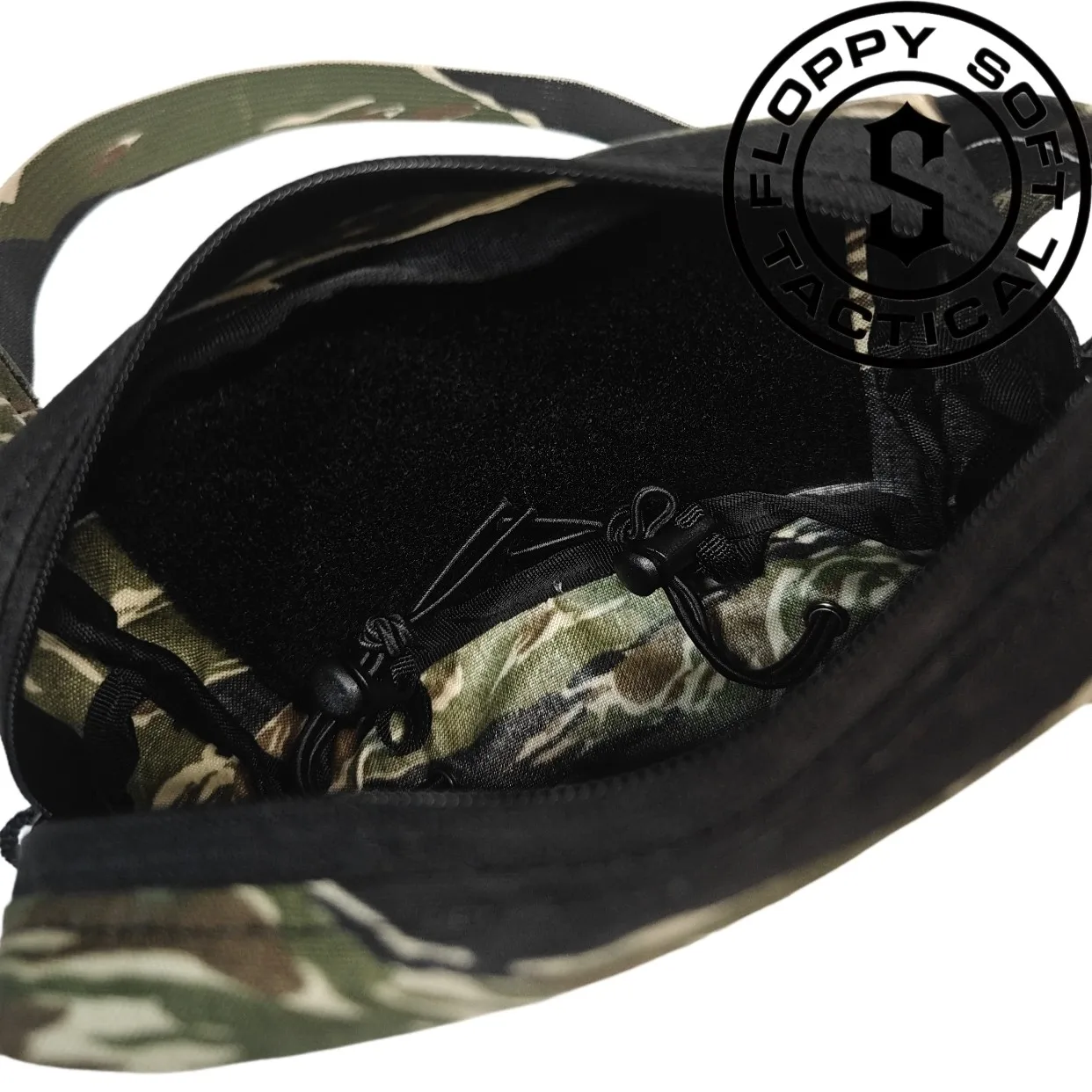 Riñonera táctica en camuflaje desértico con diseño de tigre