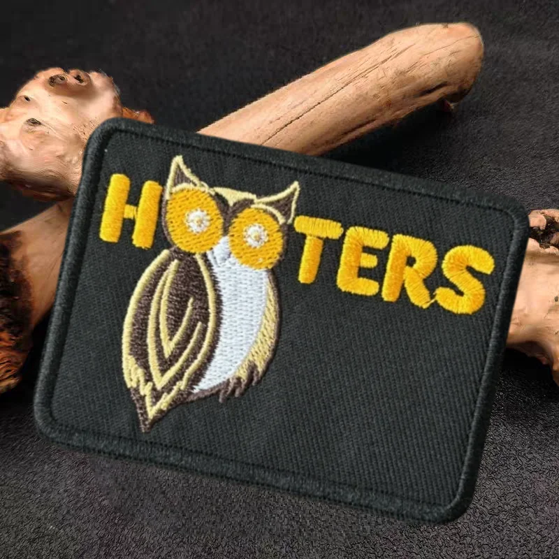 HOOTERS – Parche bordado 3D búho con velcro táctico - imagen 4