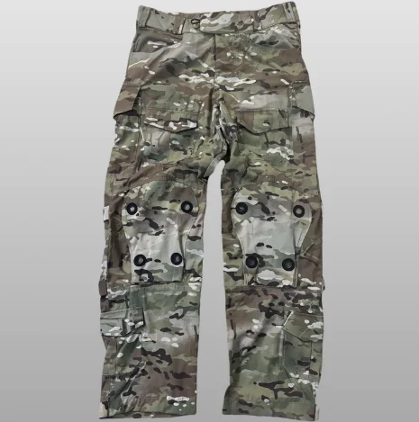 Detalle del diseño del pantalón Ruirui L9
