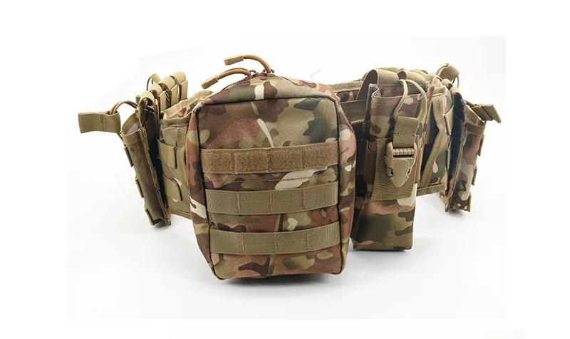 Detalle del sistema Molle y compartimentos de la funda táctica