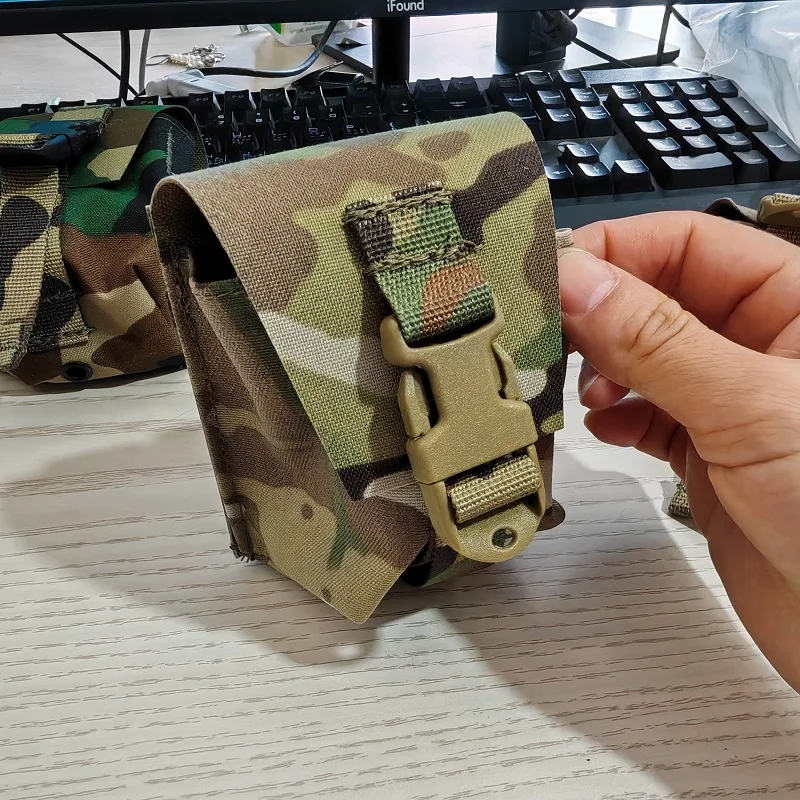 Detalle del tamaño compacto en la Bolsa SFLCS V2.0