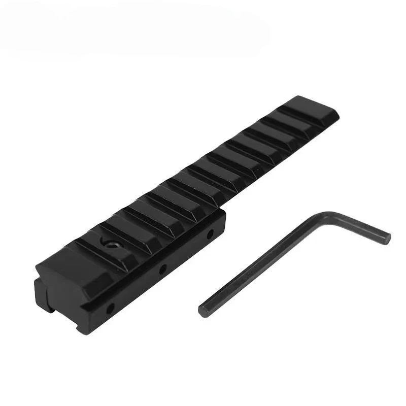 Detalle del adaptador para accesorios y miras