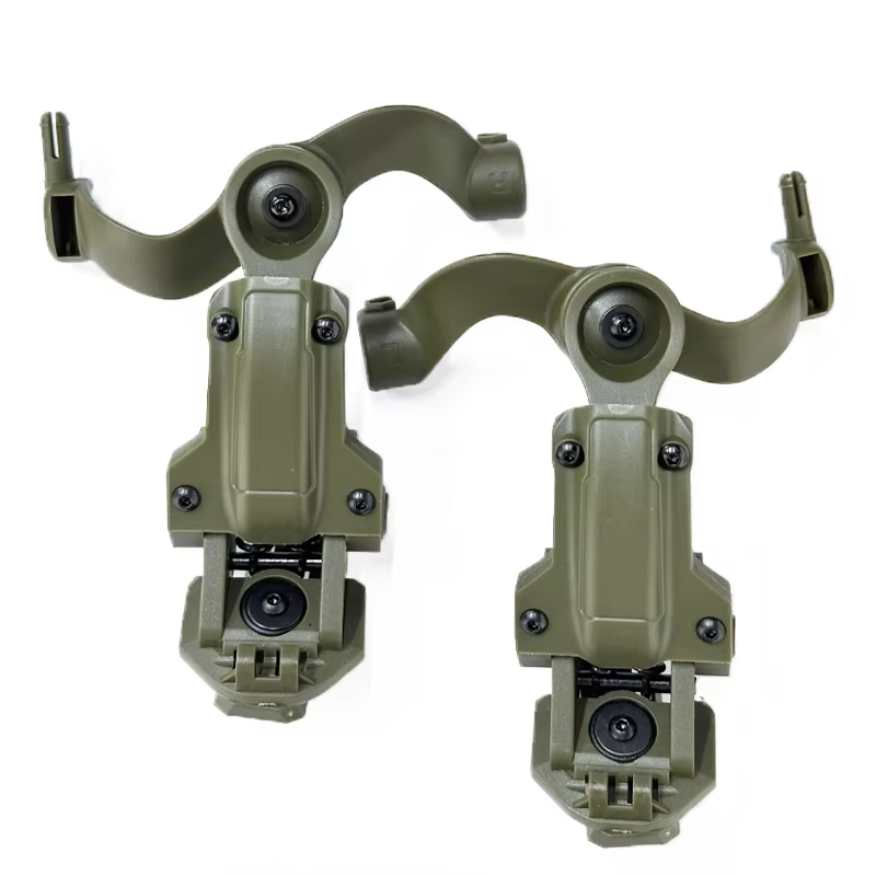Adaptador instalado en casco OPS Core ARC