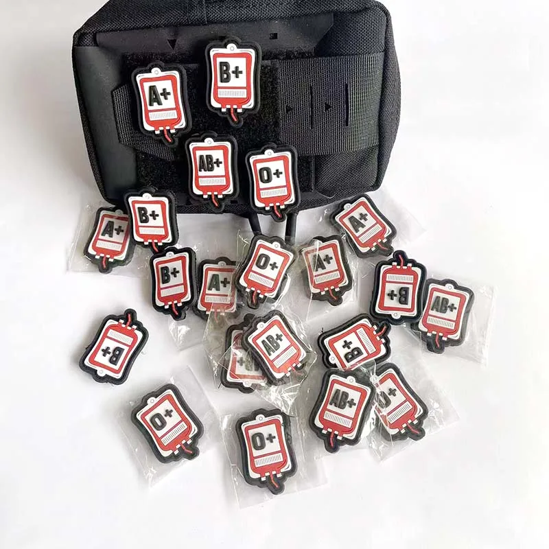 Parche táctico PVC emblema bolsa sangre con gancho para mochila - imagen 4