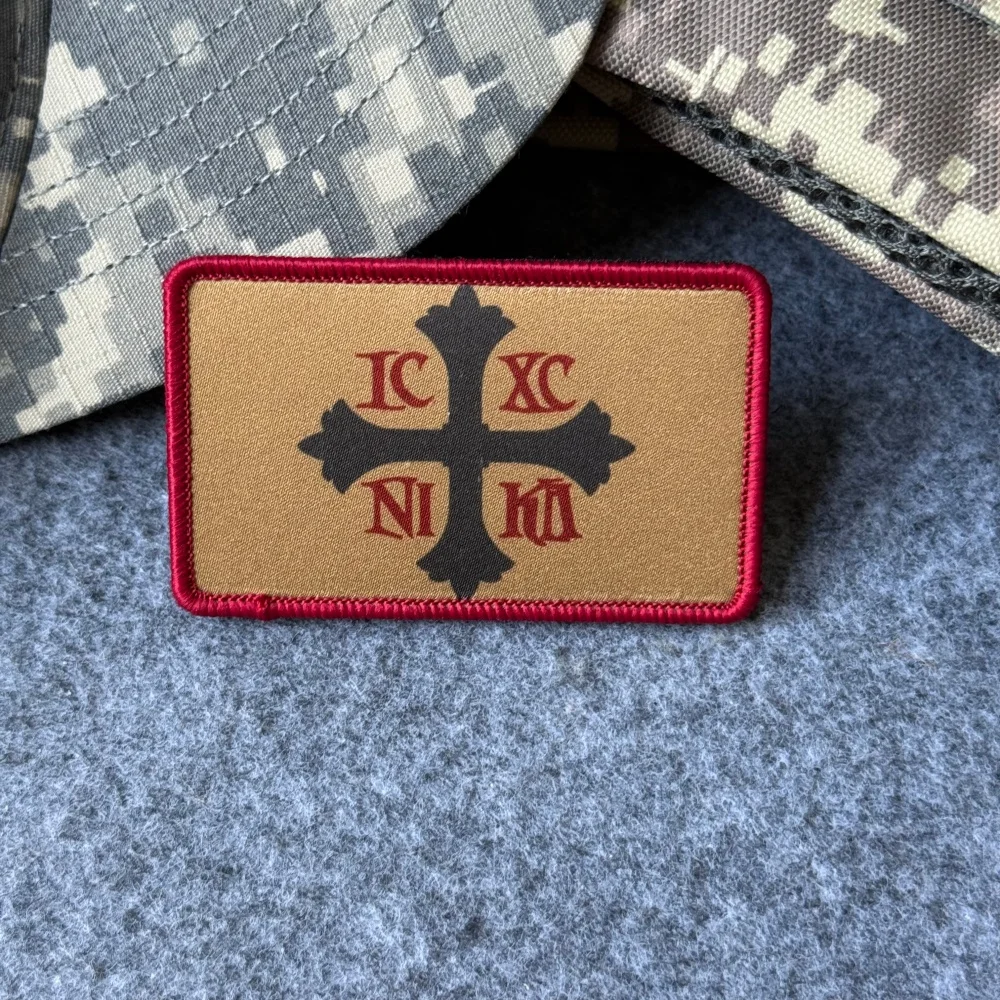 Parche táctico cruz ortodoxa chevron con velcro para mochila - imagen 3