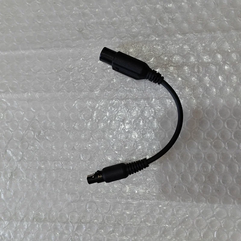 Cable de salida inferior para auriculares AMP - imagen 4