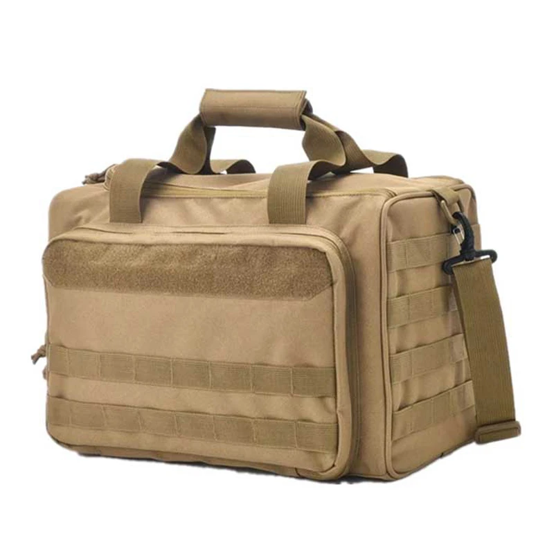 Bolsa táctica con herramienta acoplada