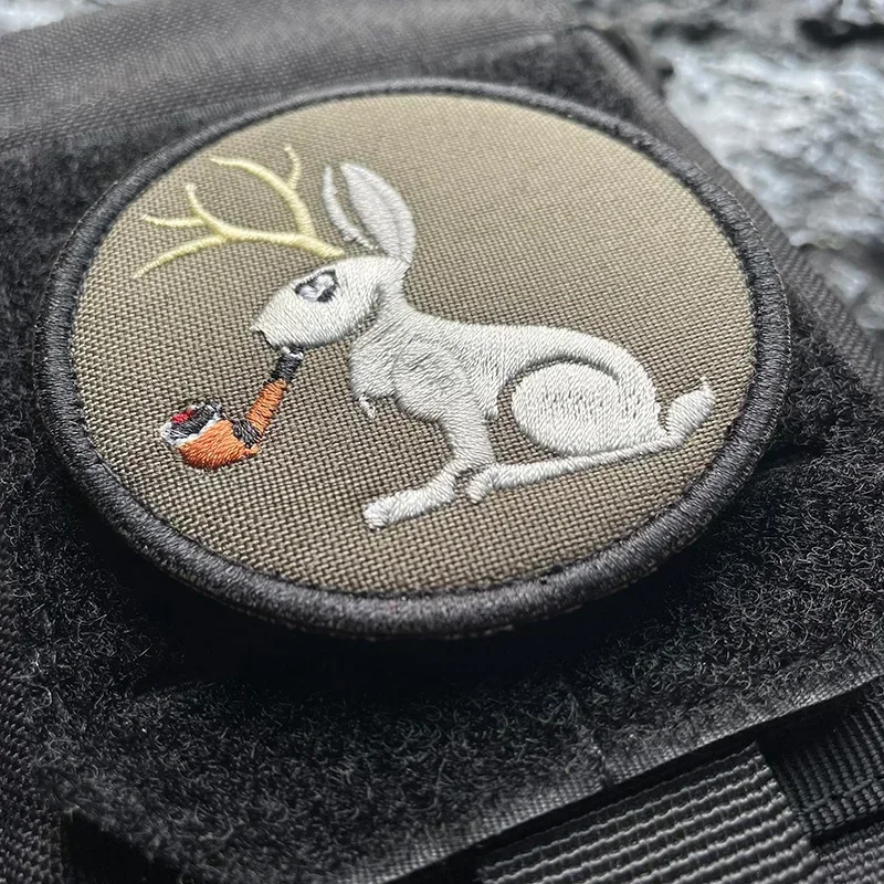 Antlers Rabbit parche tactico bordado gancho y bucle - conejo fumador - imagen 3