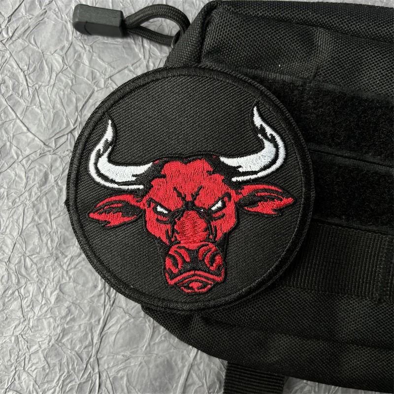 Parche bordado corrida de toro rojo táctico gancho y bucle - imagen 4