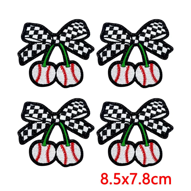Conjunto de parches bordados