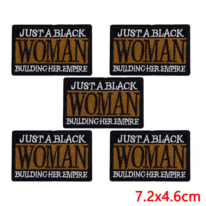Parches negros bordados tipo accesorio