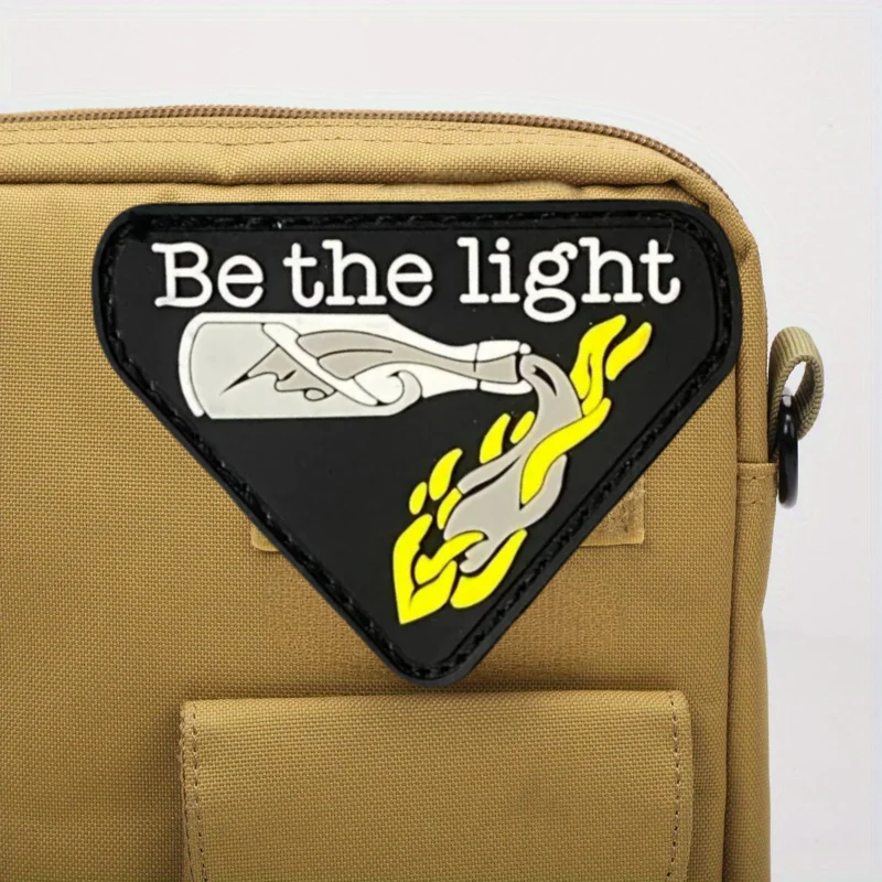 Parche táctico PVC relieve Be The Light con velcro para mochila - imagen 2