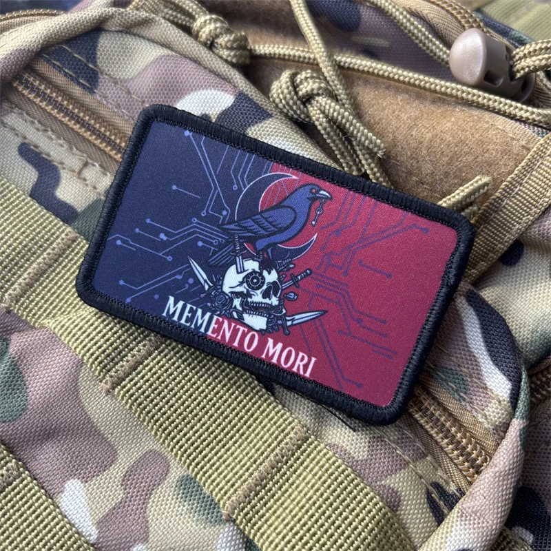 Parche táctico velcro Memento Mori impreso para mochila y ropa - imagen 2