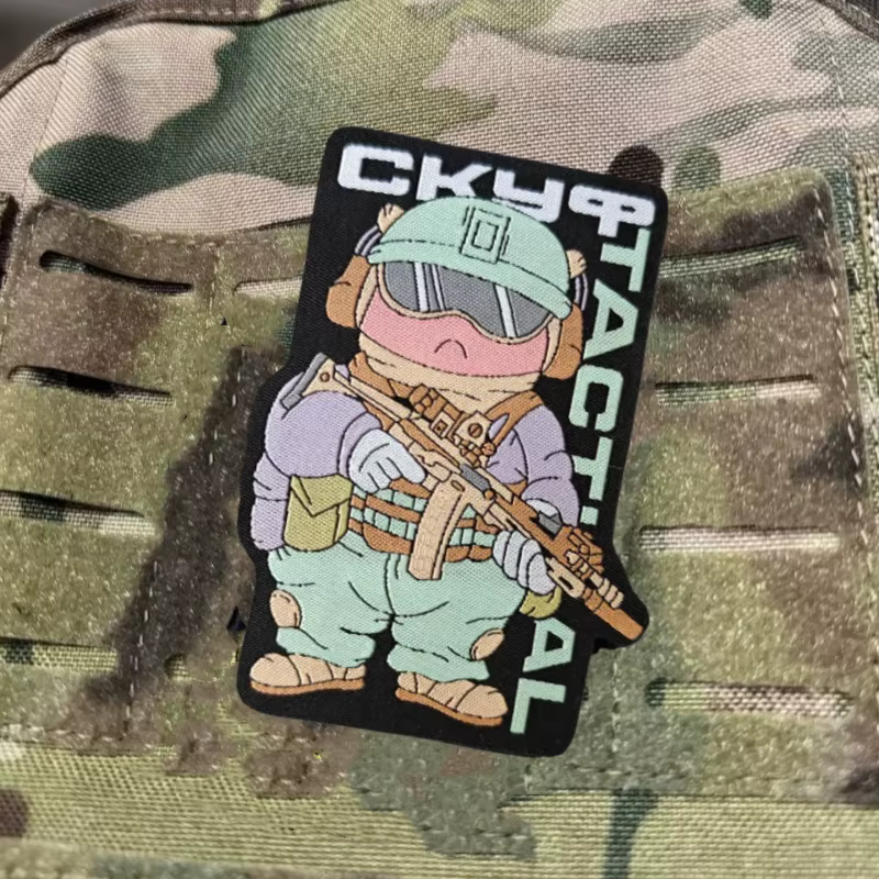 Parche táctico militar gancho y bucle con soldado estampado - imagen 3
