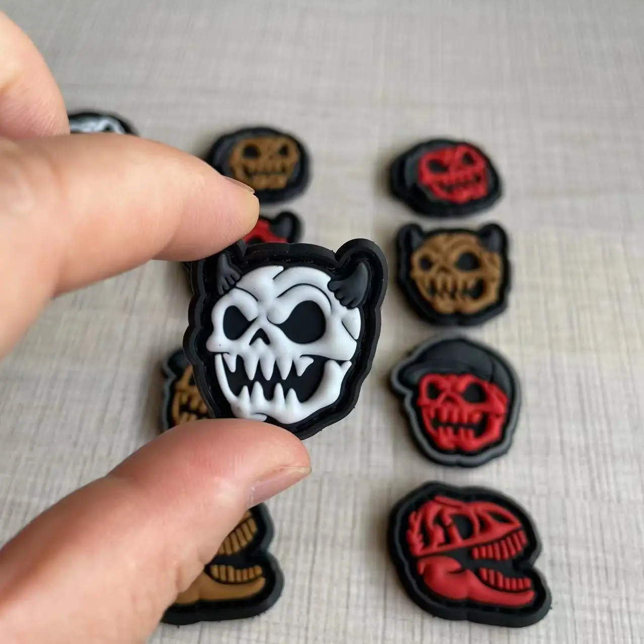 Parche táctico PVC con velcro calabaza, calavera y dinosaurio - imagen 3
