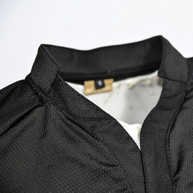 Corte slim fit en uso outdoor