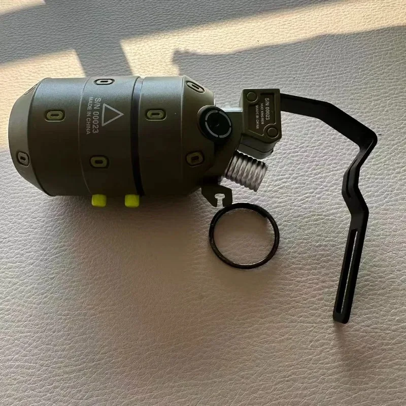 Bláster de pelotas blandas resortero verde con cargador abatible - imagen 4