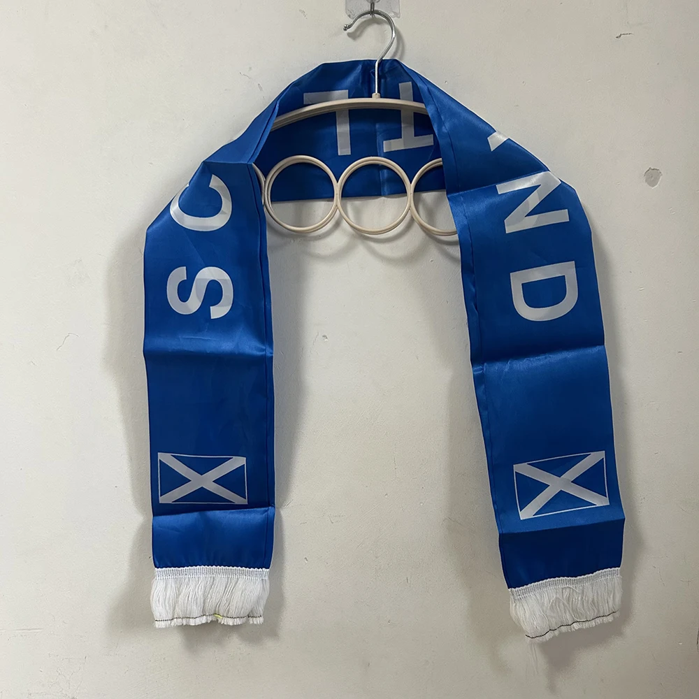 Bufanda de Escocia de satén doble cara con borlas - imagen 2