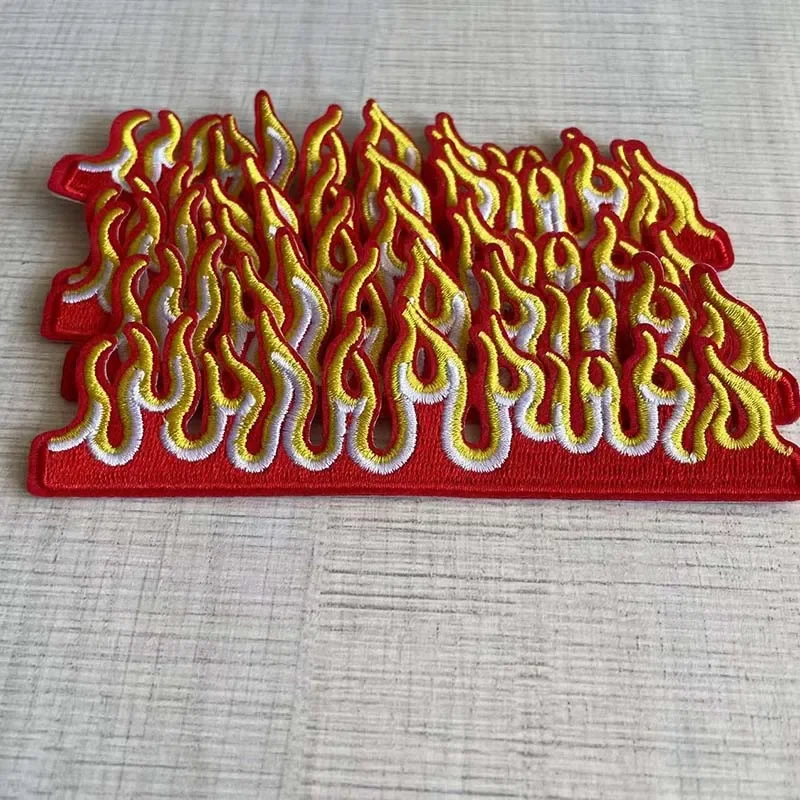 Parche bordado termoadhesivo llama hoguera para planchar ropa - imagen 5