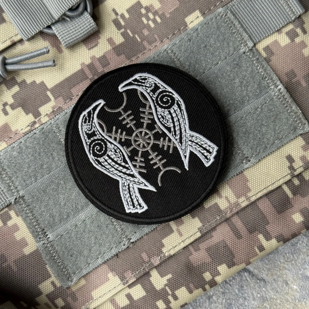 Parche táctico bordado Viking Two Crows de velcro para ropa - imagen 2