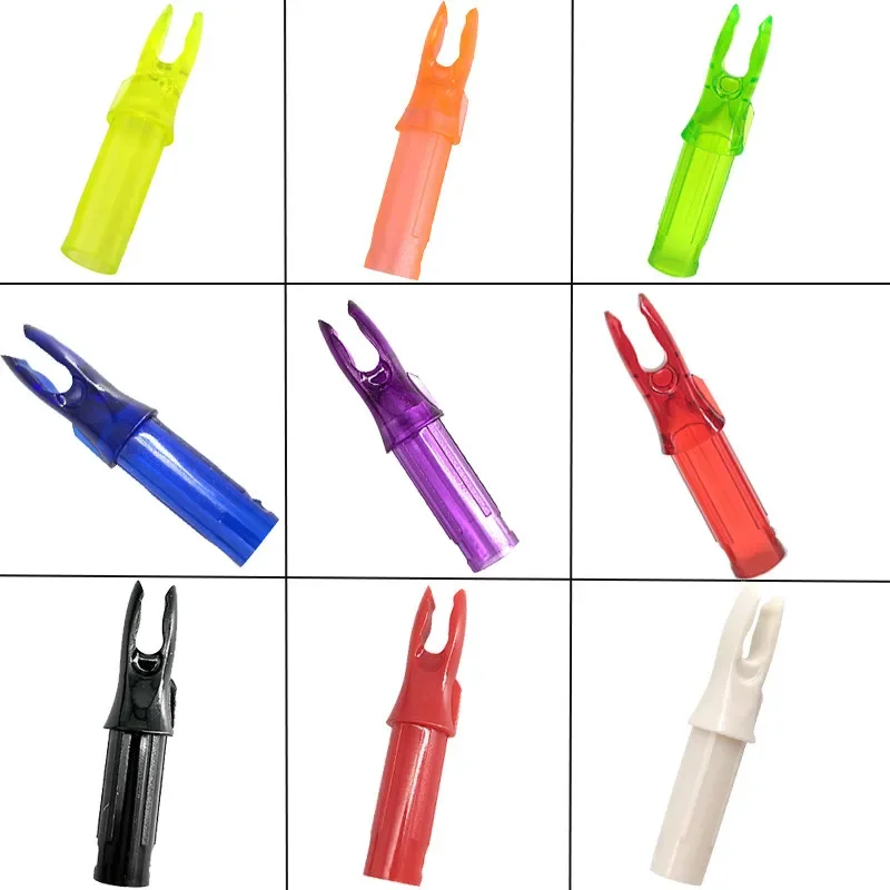 Set de nocks de flecha en varios colores sobre fondo blanco