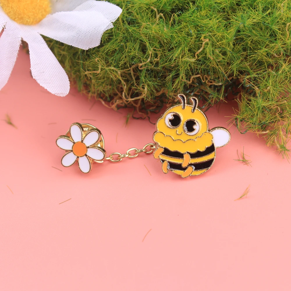 Bee & Daisy broche con cadena amarillo-negro – estilo primavera - imagen 5